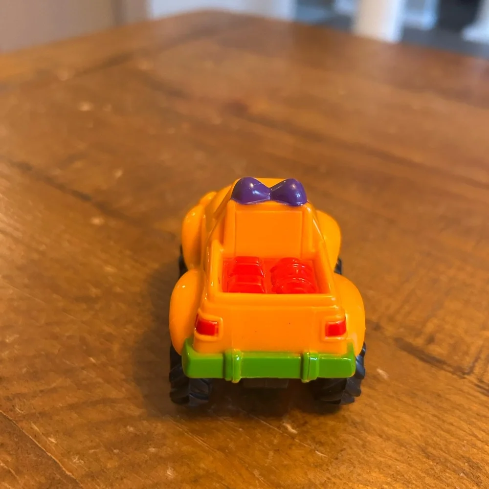 Del Taco Kid Loco meal toy monster truck as is